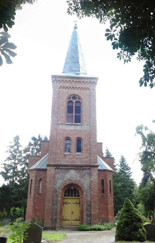 Kirche in Plötz, Jarmen, Landkreis Demmin, Mecklenburg-Vorpommern