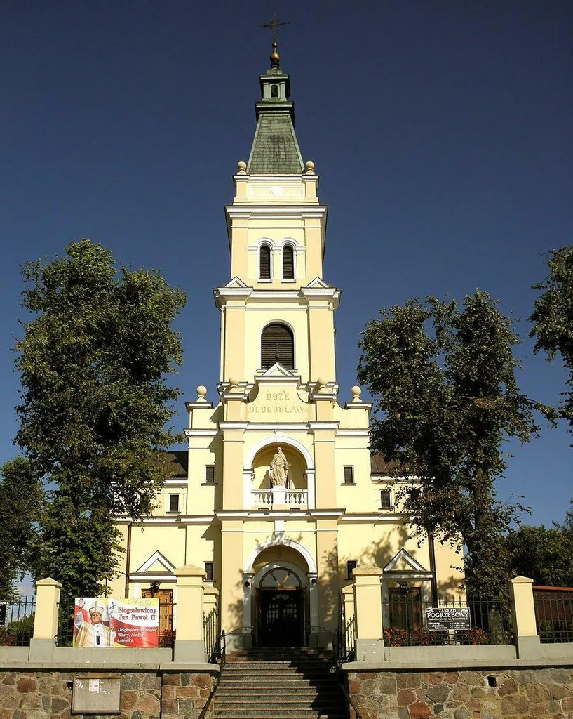 Zabytkowy kościół w Goszczynie.