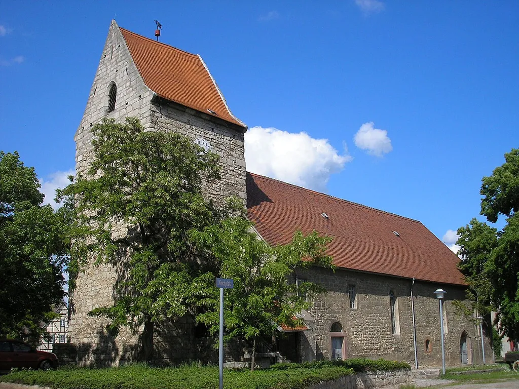 Die Dorfkirche von Kannawurf (Thüringen).