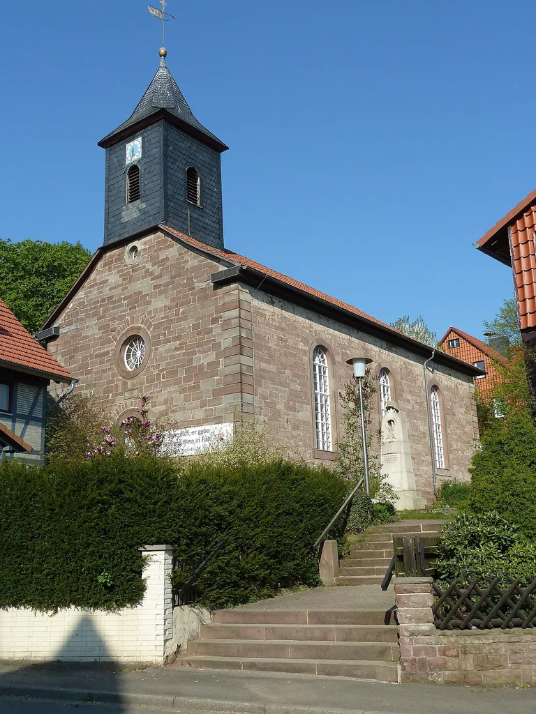 Ev.-luth. Kirche St. Johannis in Sudershausen, Flecken Nörten-Hardenberg, Landkreis Northeim. Erbaut 1852