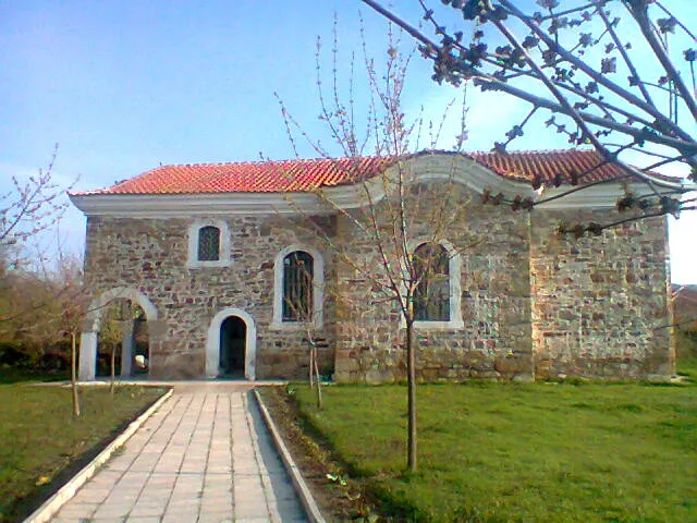Храмът отвън