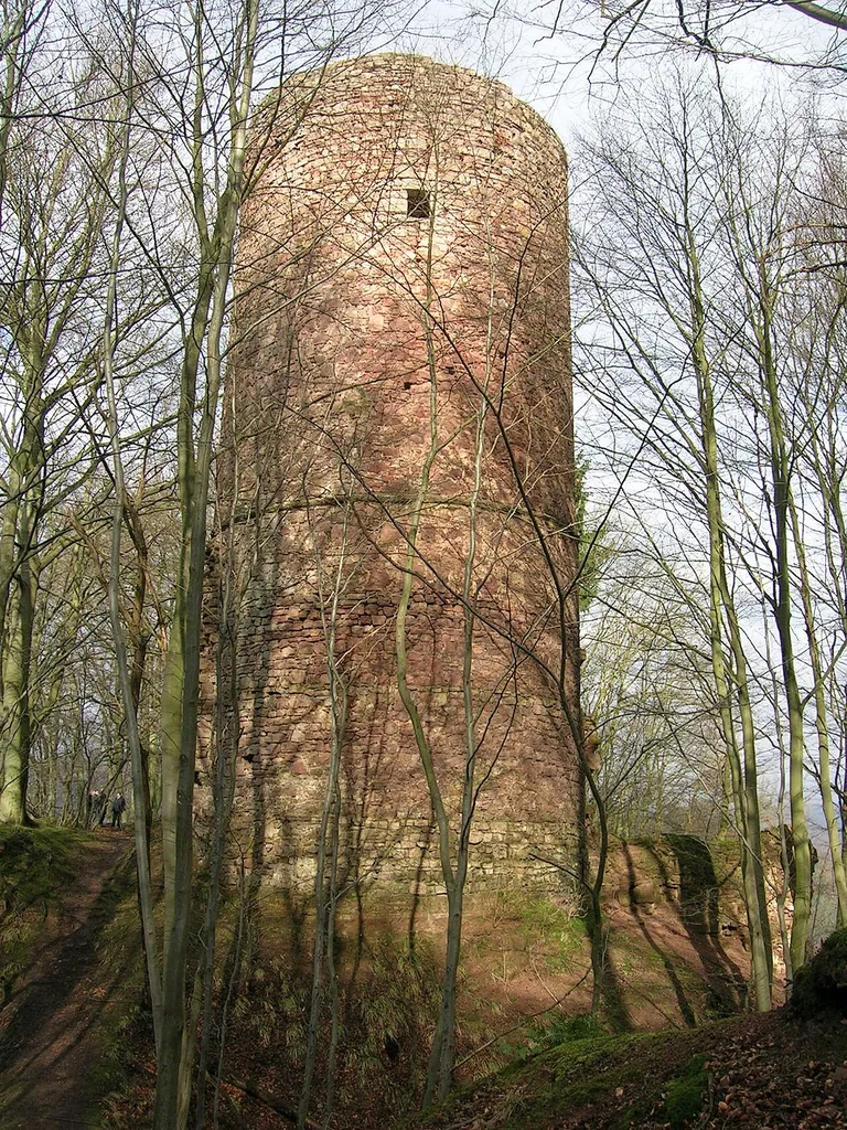 Burgfried der Bramburg bei Hemeln
