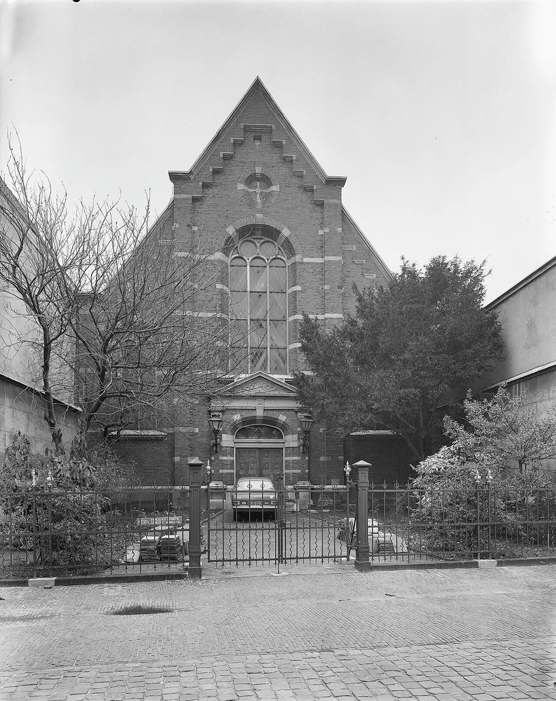 Ev.Lutherse Kerk: westgevel