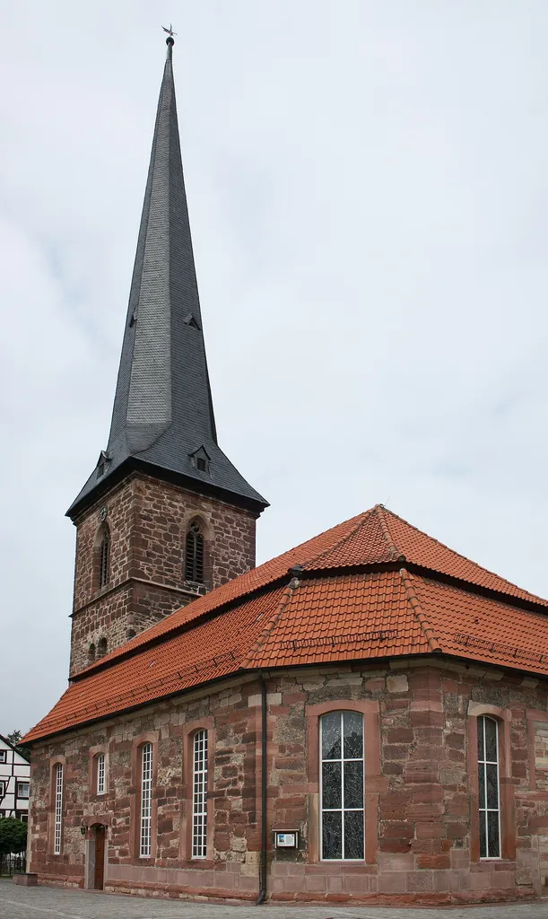 Evangelische Pfarrkirche von Reichensachsen, einem Ortsteil von Wehretal im Werra-Meißner-Kreis (Hessen)