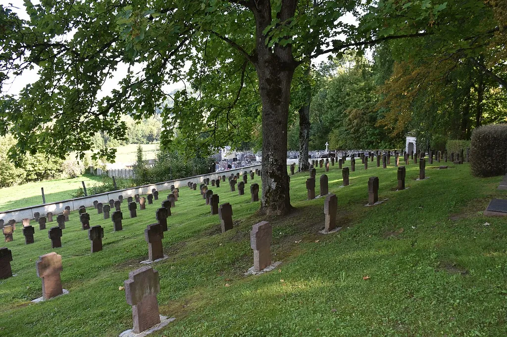 Fourdrain German war cemetery