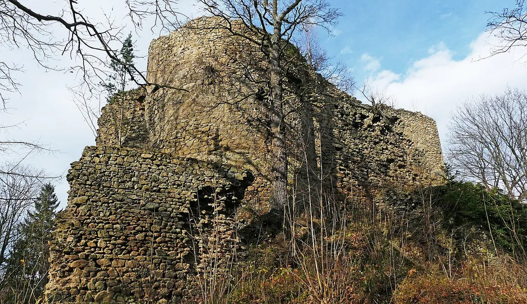 caste Cisy, 12-13 century, ruins