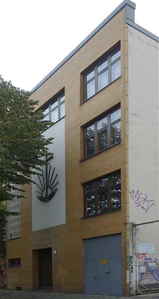 Straßenansicht der Neuapostolischen Kirche