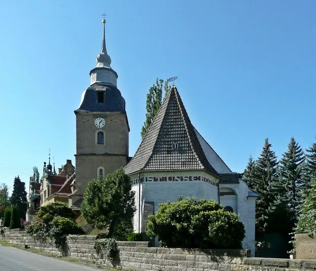 Cotta: Blick auf die Kirche