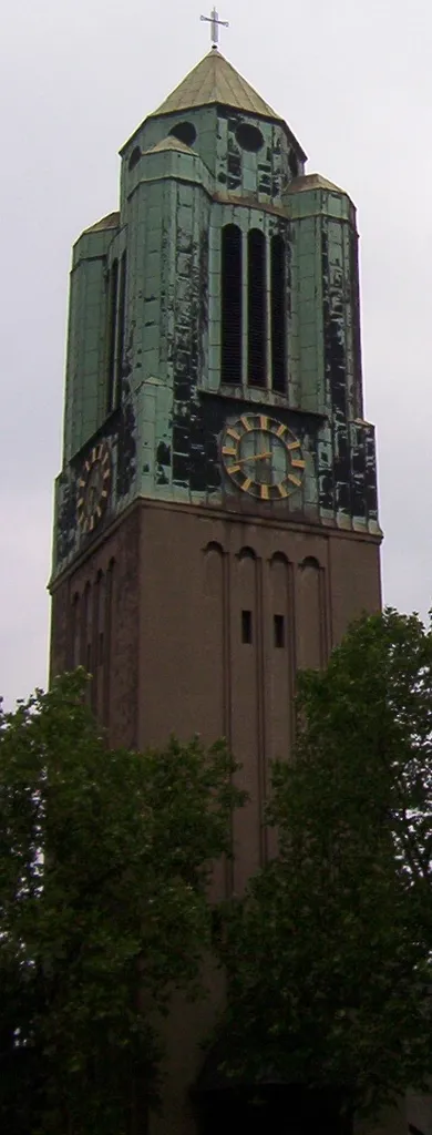 Turm der Liebfrauenkirche in Duisburg-Bruckhausen
