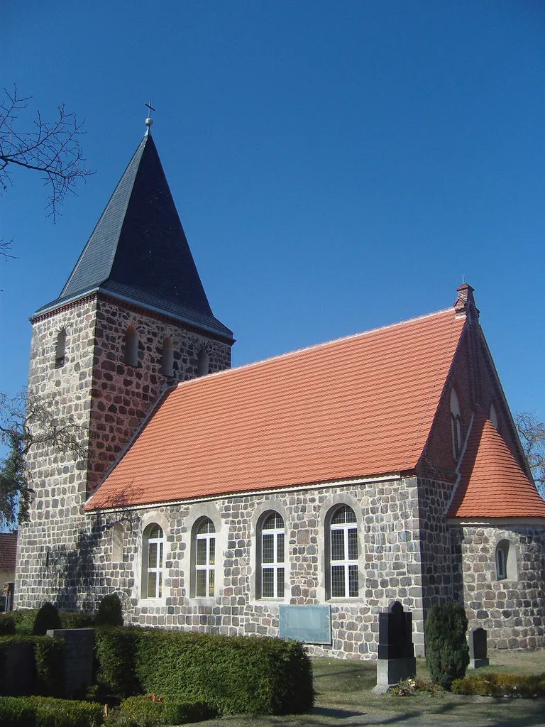 Denkmalgeschützte Dorfkirche in Güterfelde