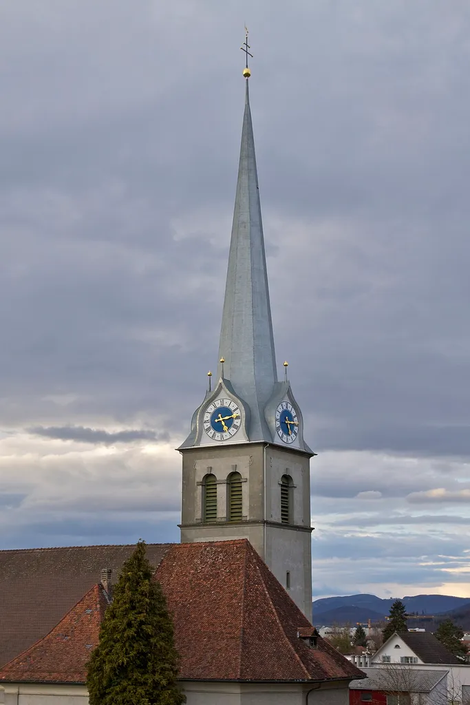 Der Kirchturm der Katholischen Kirche in Reiden