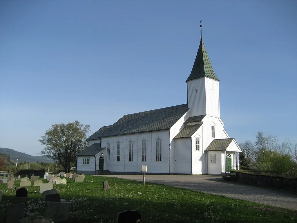 Lindås kyrkje, Alver kommune