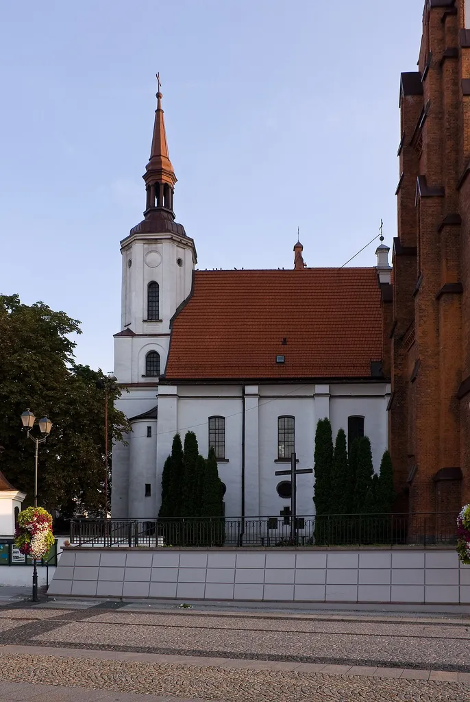 Białystok, d. kościół parafialny, ob. kaplica, 1617-1626, poł. XVIII