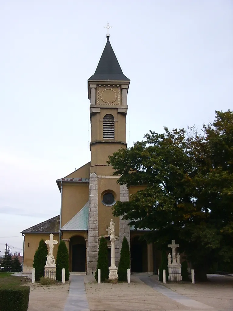 Babót, Michael church