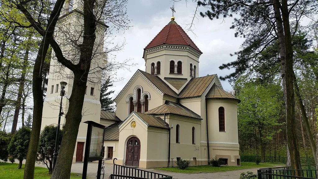 Kościół Przemienienia Pańskiego w Pruszkowie - widok od strony szpitala tworkowskiego