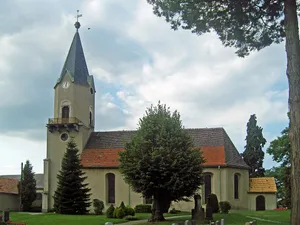 Evangelische Pfarrkirche und Kirchhof Hauptstraße
