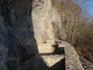 Riedfluh, medieval grotto castle ruins