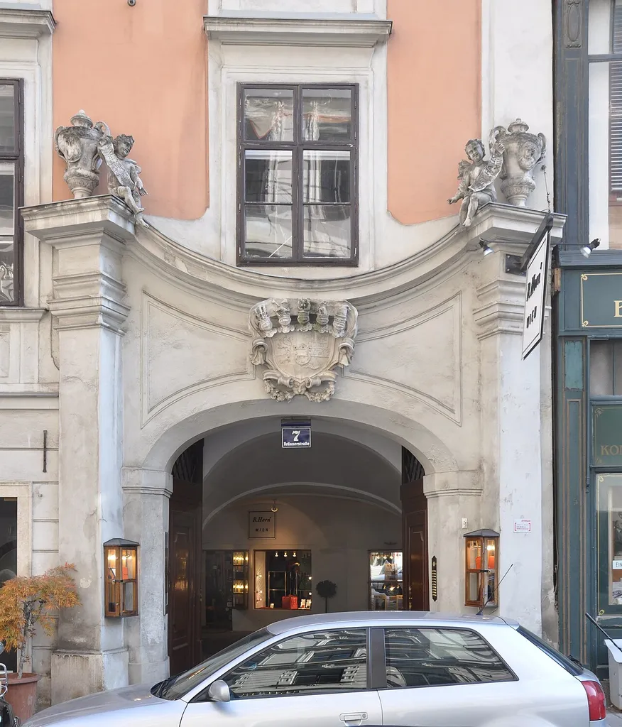 Wien, Palais Walterskirchen (Bräunerstraße 7), Portal von 1723 This media shows the protected monument with ObjektID 40522 in Austria. (Commons, de, Wikidata)