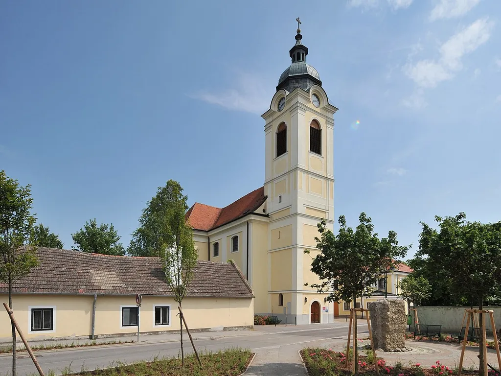 Biedermannsdorf: Kath. Pfarrkirche hl. Johannes der Täufer