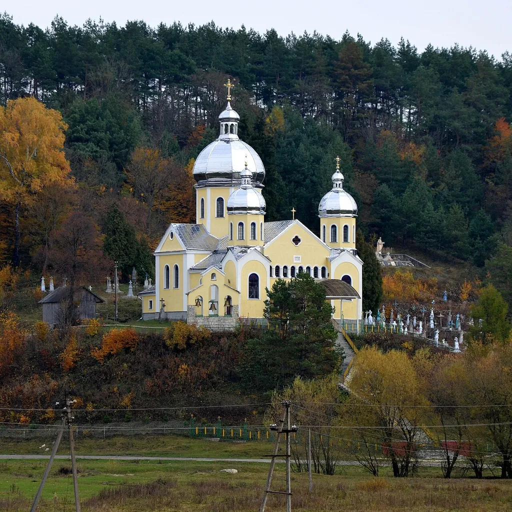 Церква Пресвятої Трійці в селі Чемеринці Перемишлянського району Львівської області.