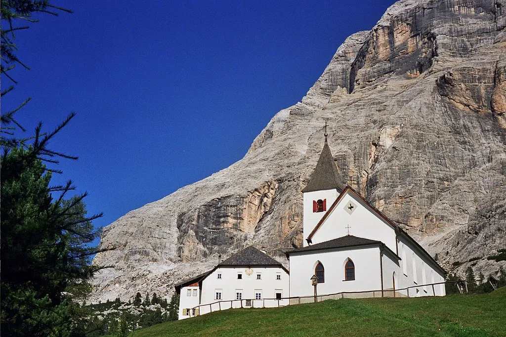 Holy Cross sanctuary