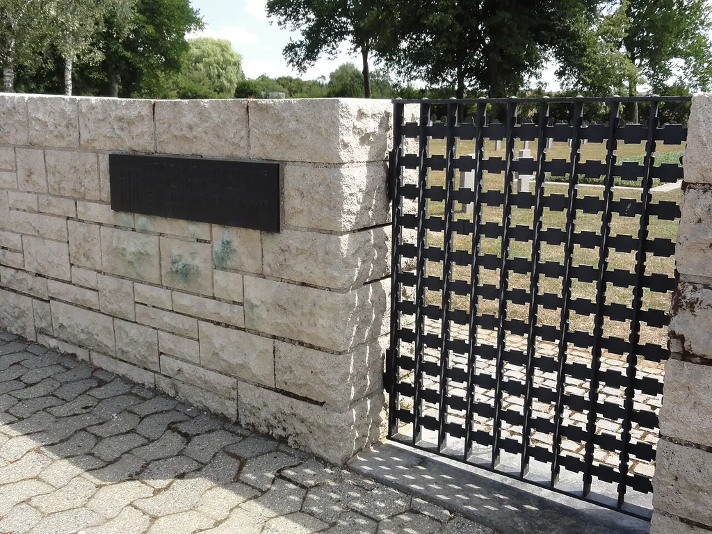 Mangiennes (Meuse) cimetière militaire allemand