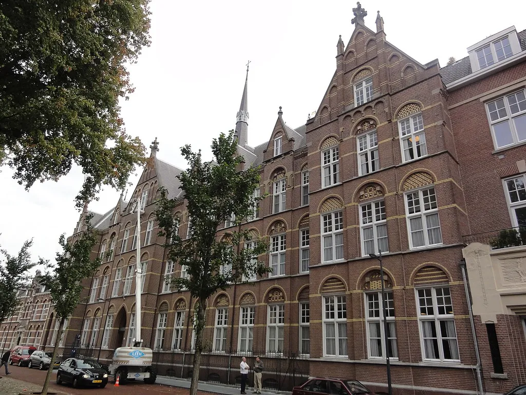 's-Hertogenbosch Rijksmonument 522423 St.Janssingel 90 tm 96 klooster This is an image of rijksmonument number 522423Information from structured data: location of creation: 's-Hertogenbosch→North Brabant→Netherlands depicts instance of: Mariënburgklooster→monastery→type of building→classification scheme→variable-order class