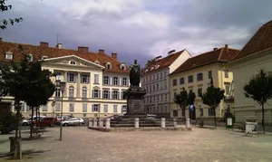 Reste der mittelalterlichen Stadtmauer und Burg