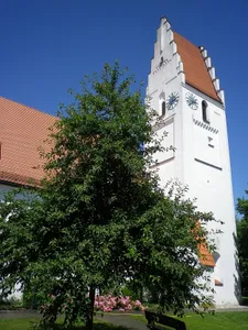 Katholische Pfarrkirche und Kuratiekirche St. Johannes d. T.
