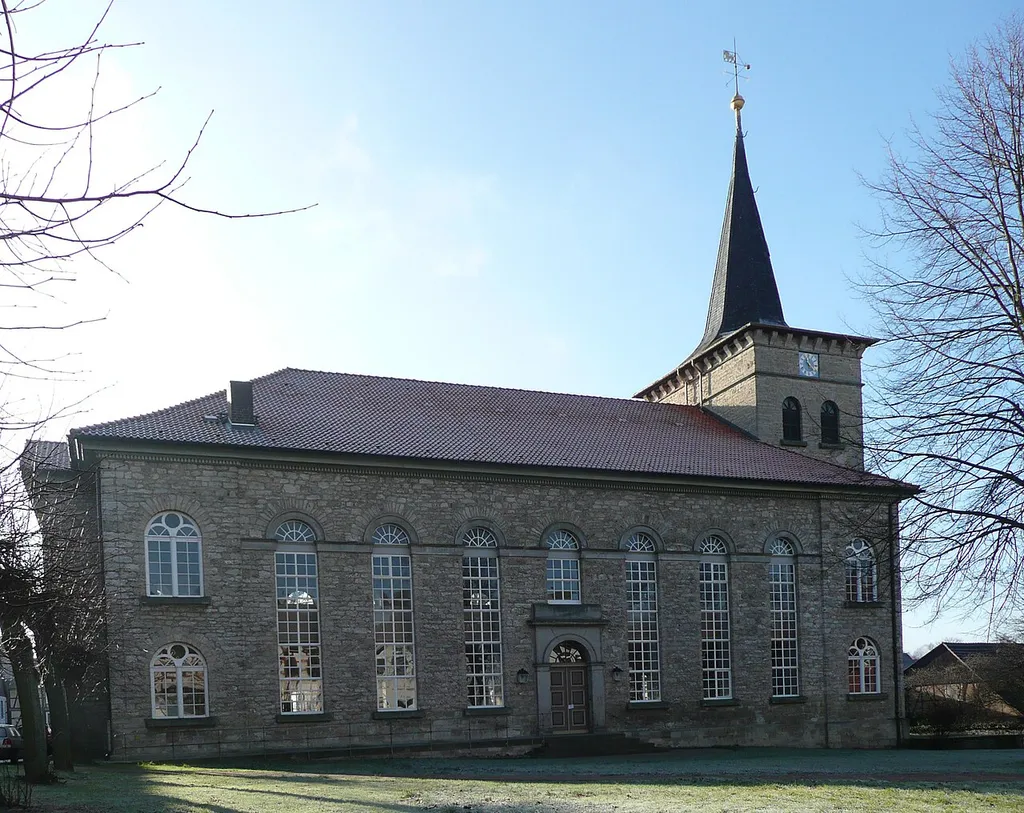 St. Martini Kirche in Dransfeld, Südniedersachsen. Ansicht von NO.