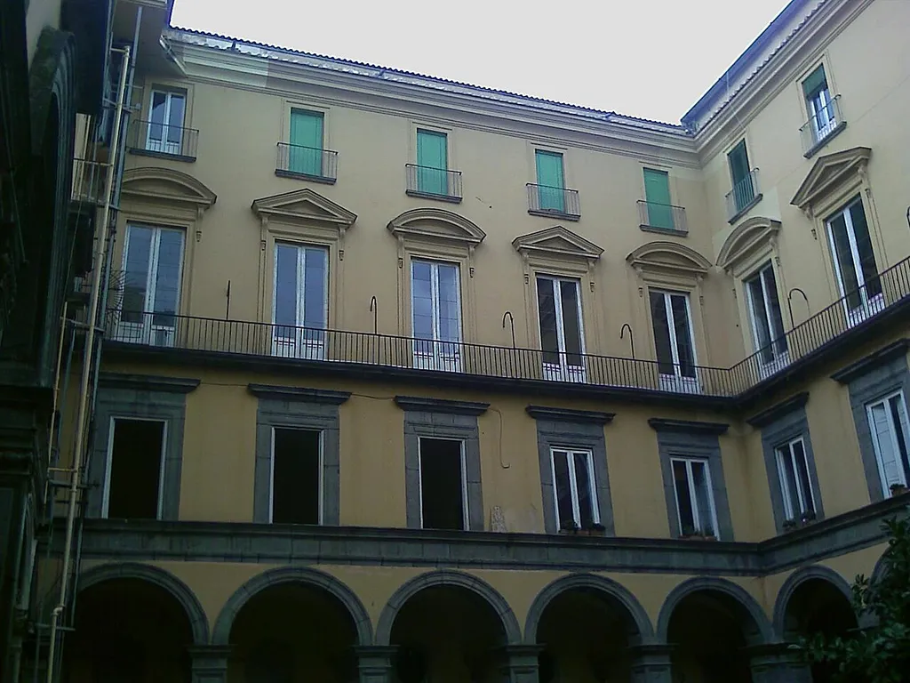 Naples: Palazzo Filomarino's courtyard.