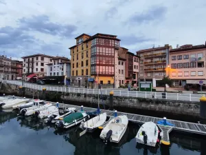 Llanes