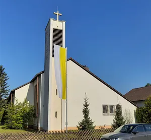 Zum Heiligen Kreuz (Neu-Isenburg)
