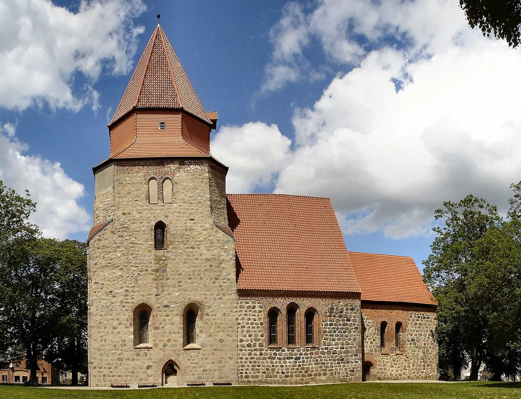 Kirche Kavelstorf/ Church Kavelstorf
