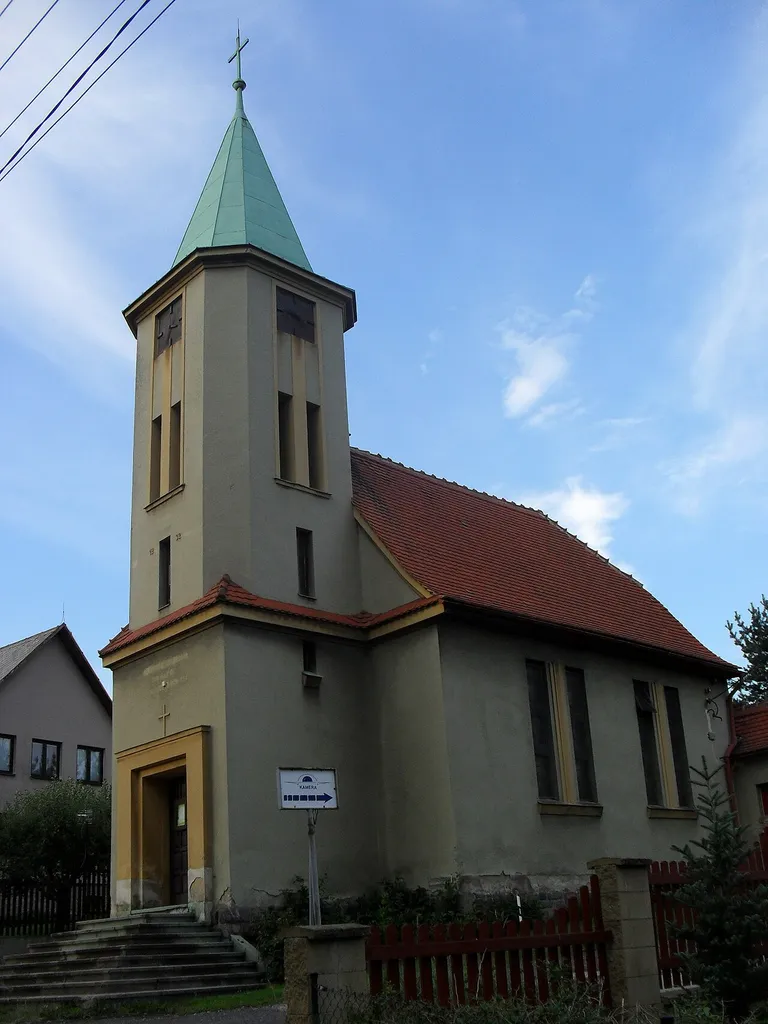 Kostel Božího srdce Páně v liberecké části Machnín.