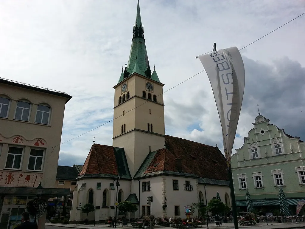 Kath. Filialkirche hl. Michael und ehem. Friedhofsfläche