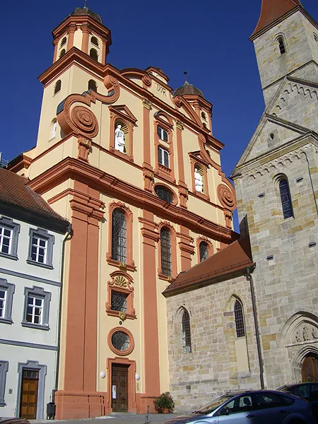 Blick auf die evangelische Stadtkirche (ehem. Jesuitenkirche) von Ellwangen (Jagst)