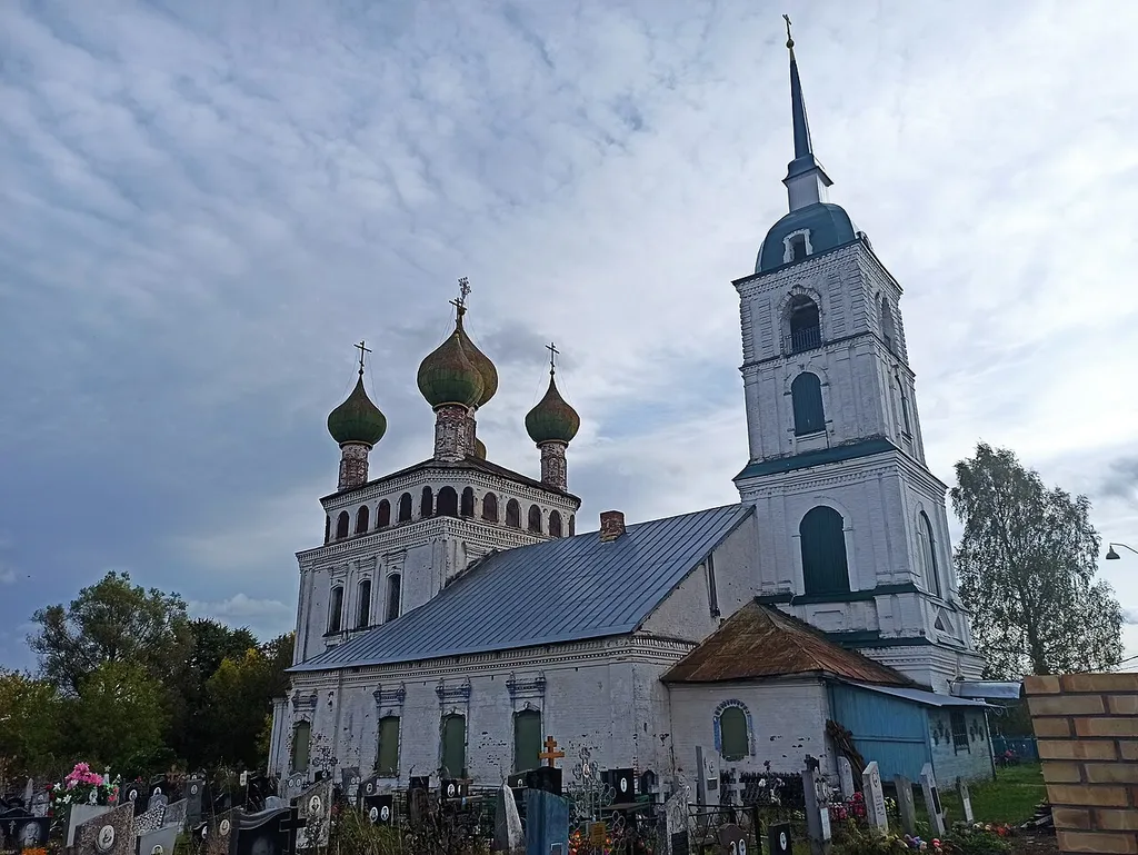 Церковь Троицы Живоначальной в с. Новое, Некрасовский район 1776-1777 гг. постройки.