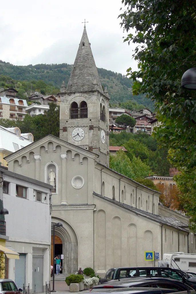 Saint-Vincent ( Aosta Valley ). Saint Vincent parish church.