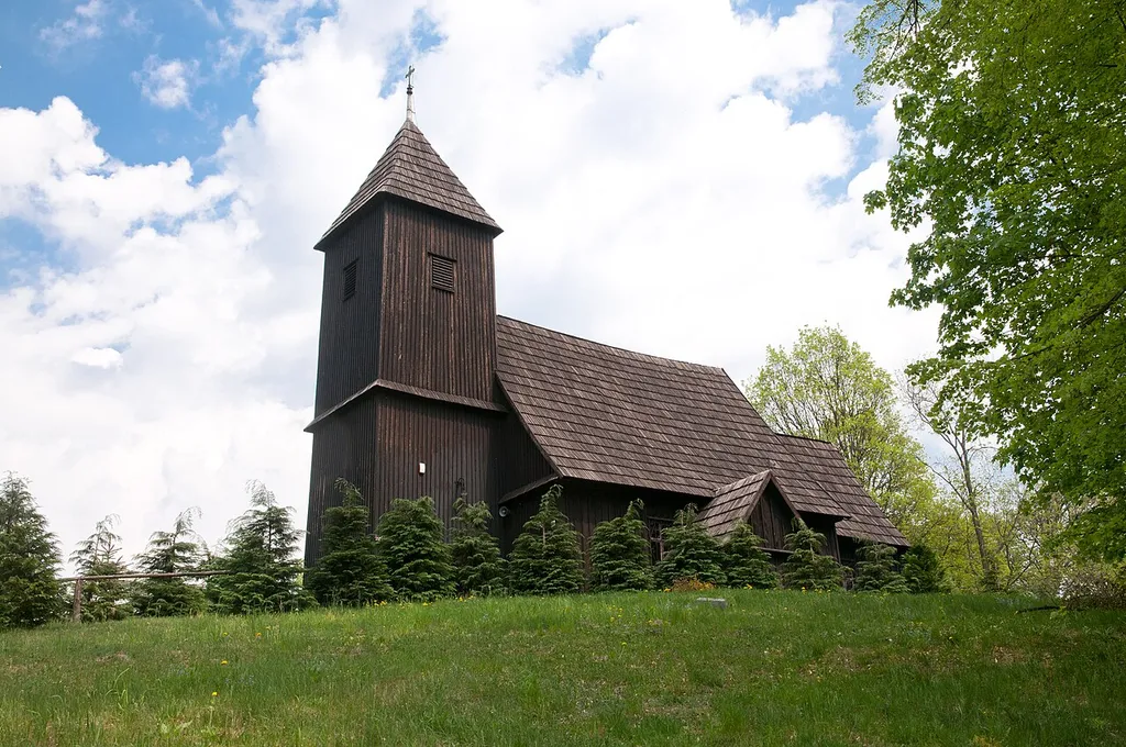 kościół filialny pw. św. Idziego Opata wzniesiono prawdopodobnie w l. 1650-60 w Chełstowie