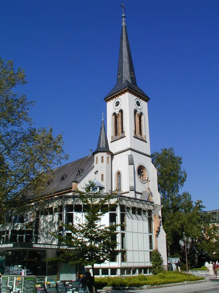 Evangelische Stadtkirche Bad Reichenhall Ansicht von Osten (Kurstraße) mit Glockenturm