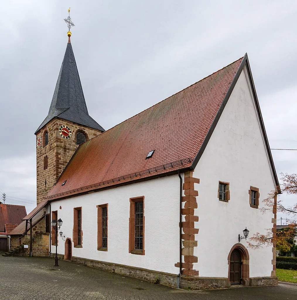 This is a photograph of a cultural monument.It is on the list of cultural monuments of Oberotterbach. Designation: Protestant parish church Construction time: as from 1300 Description: Formerly St Georg Choir tower around 1300, bell floor and sacristy 16th century, late gothic hall 1537, reconstruction 1726. Place: Oberotterbach, Collective municipality Bad Bergzabern, District Südliche Weinstraße, Rhineland-Palatinate, Germany Location: Unterdorfstraße House number: 8