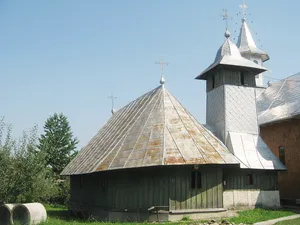 Wooden church in Lămășeni, Suceava