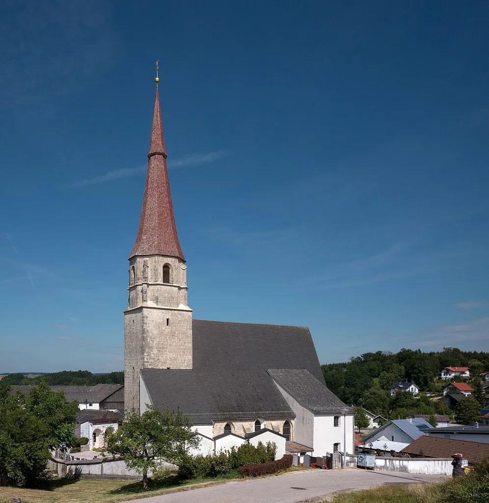 Kath. Pfarrkirche hl. Jakob der Ältere und Friedhof