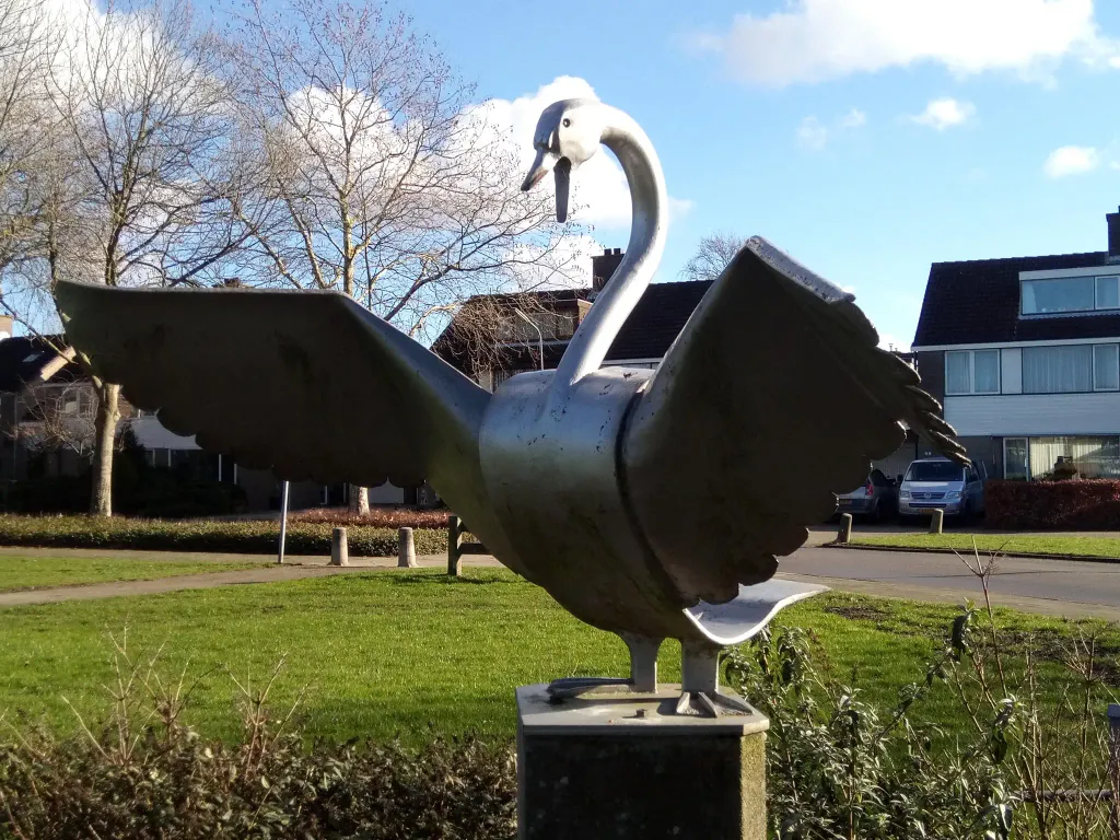 De Zwaan, beeld aan de Goudriaanstraat in Zwaanshoek