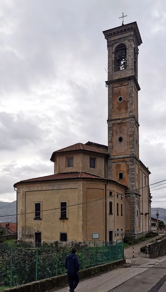 Chiesa di Santa Maria Annunciata, in Via Roma a Bosco Valtravaglia (frazione di Montegrino Valtravaglia).