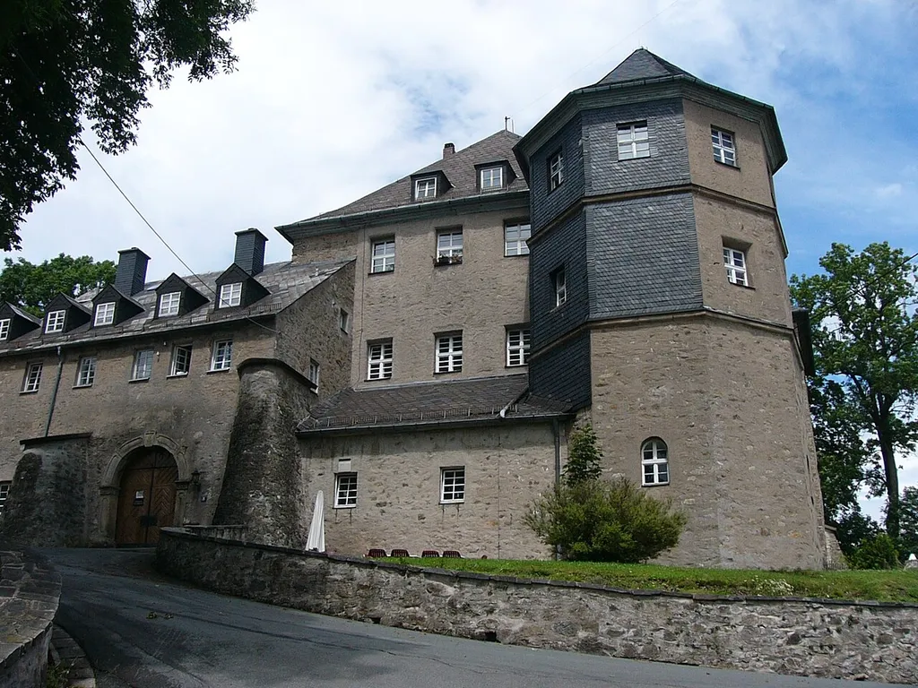 Schauenstein, Frontansicht der Burg