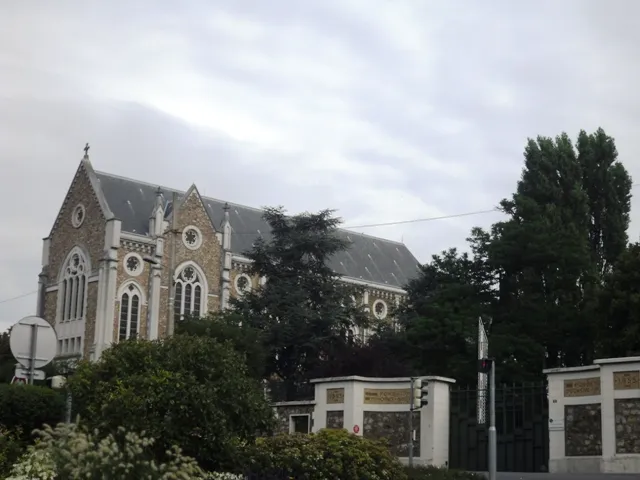 Les dortoirs de l'institution Marie-Auxiliatrice à Draveil (91)