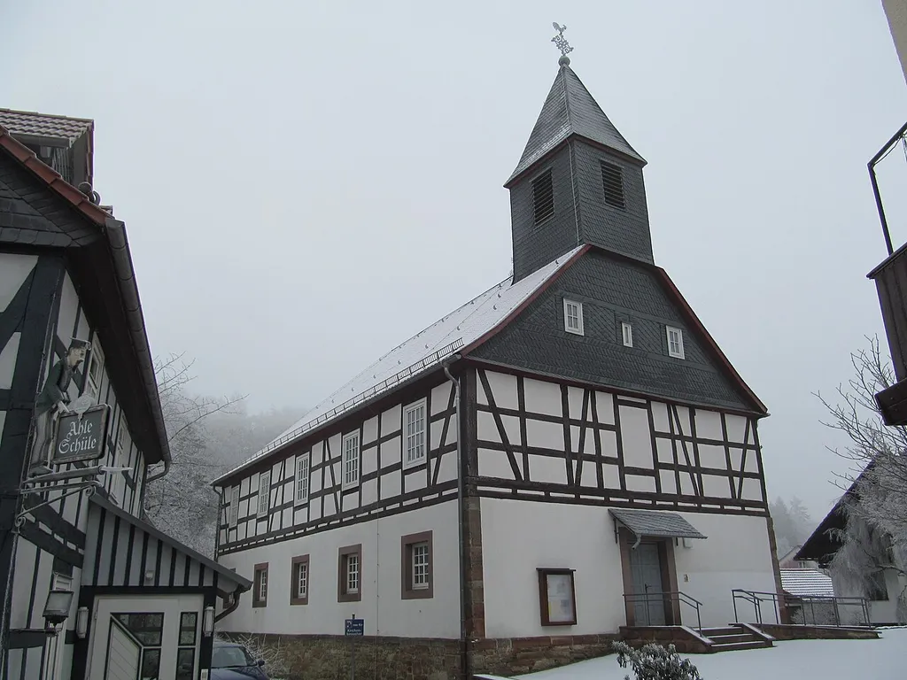 die evangelische Kirche in Löhlbach