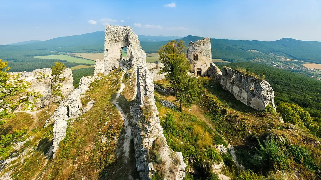 Gýmeš Castle